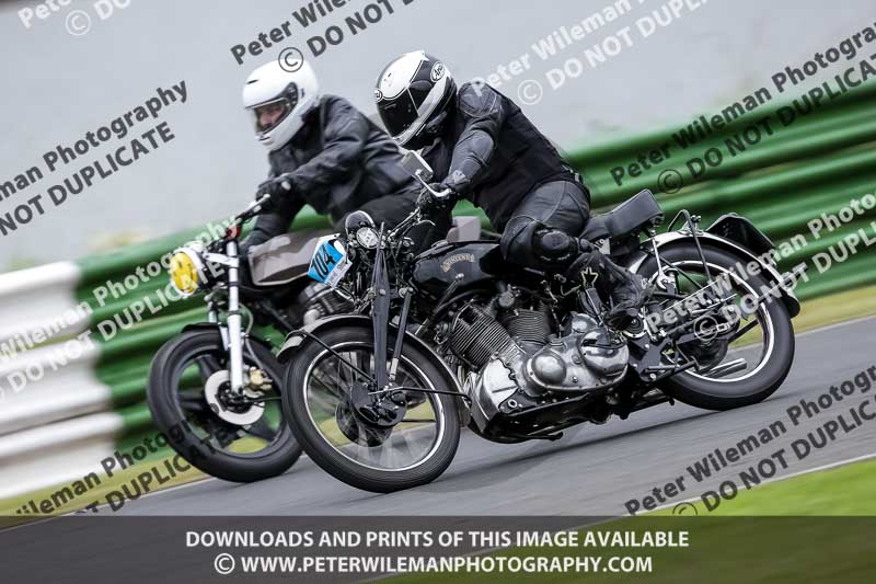 Vintage motorcycle club;eventdigitalimages;mallory park;mallory park trackday photographs;no limits trackdays;peter wileman photography;trackday digital images;trackday photos;vmcc festival 1000 bikes photographs